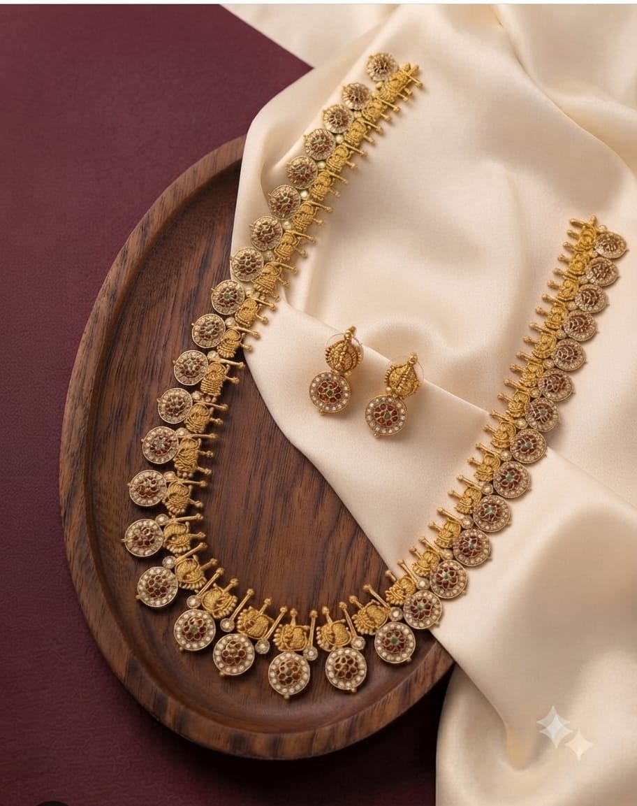 South style necklace with earrings